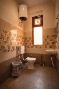 Bathroom Image of LVMR MOHAL || PREMIUM PG in Mohal, Kullu
