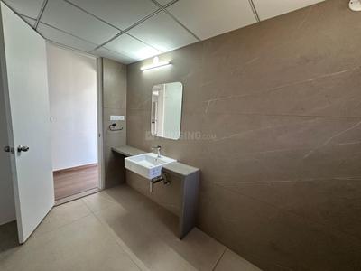 Bathroom Image of 3260 Sq.ft 4 BHK Apartment / Flat for rent in Adani Paarijat, Shantigram Ahmedabad for Rs. 68000