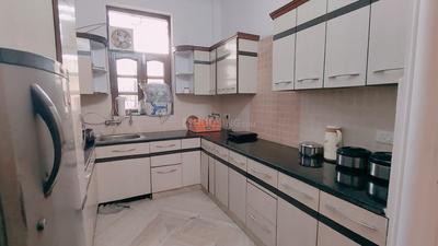 Kitchen Image of HOMELY SPACE in Sector 71, Noida
