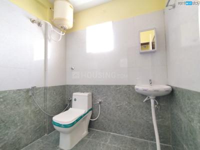 Bathroom Image of 1200 Sq.ft 2 BHK Apartment / Flat for rent in Bommanahalli Bengaluru for Rs. 30000