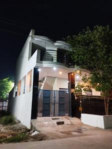 Image of 1500 Sq.ft 2 BHK Builder Floor for rent in Shahganj, Agra for Rs. 6500