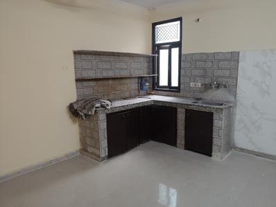 Kitchen Image of 1000 Sq.ft 3 BHK Builder Floor for rent in Preet Vihar New Delhi for Rs. 19000