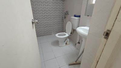 Image of 1075 Sq.ft 2 BHK Apartment / Flat for rent in Gaur City 7th Avenue, Noida Extension, Greater Noida for Rs. 21000