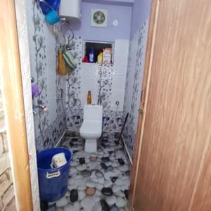 Bathroom Image of 1300 Sq.ft 3 BHK Apartment / Flat for sale in Airport Gate no. 1 Kolkata for Rs. 7000000