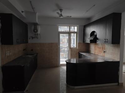 Kitchen Image of 2250 Sq.ft 4 BHK Apartment / Flat for rent in Gardenia Glory, Sector 46 Noida for Rs. 55000