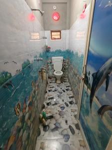 Bathroom Image of 900 Sq.ft 2 BHK Independent House for rent in South Dum Dum Kolkata for Rs. 8500