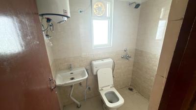 Bathroom Image of 1090 Sq.ft 3 BHK Apartment / Flat for rent in ROF Amaltas, Sector 92 Gurgaon for Rs. 19800