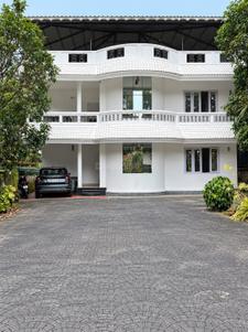 Image of 2750 Sq.ft 4 BHK Independent House for sale in Vyttila, Kochi for Rs. 22000000