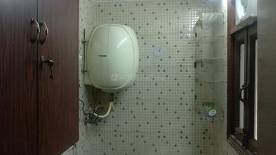 Bathroom Image of 2250 Sq.ft 4 BHK Apartment / Flat for sale in Swaraj Homes Pocket C RWA Sarita Vihar, Sarita Vihar New Delhi for Rs. 38000000