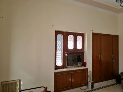Bedroom Image of 4190 Sq.ft 4 BHK Independent House for rent in Janakpuri New Delhi for Rs. 125000