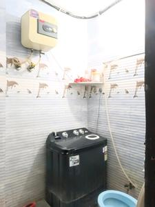Common Bathroom Image of 500 Sq.ft 1 BHK Builder Floor for rent in Shakti Nagar New Delhi for Rs. 25000
