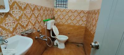Bathroom Image of 600 Sq.ft 1 BHK Builder Floor for rent in Kalyan Nagar Bengaluru for Rs. 14100