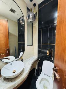 Bathroom Image of 3501 Sq.ft 4 BHK Apartment / Flat for sale in County 107, Sector 107 Noida for Rs. 95000000