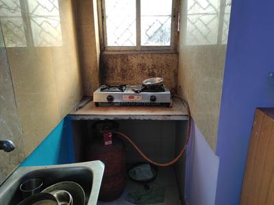 Bathroom Image of 600 Sq.ft 1.5 BHK Independent House for rent in Behala Kolkata for Rs. 12000