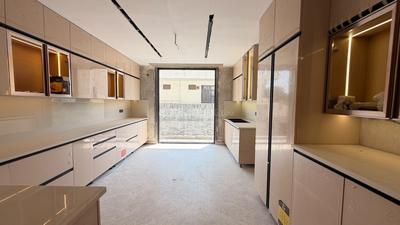 Kitchen Image of 4500 Sq.ft 4 BHK Builder Floor for sale in Sector 4 Gurgaon for Rs. 45000000