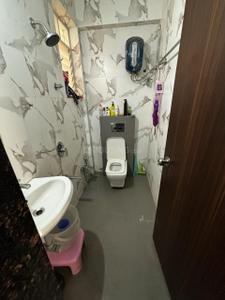 Bathroom Image of 1300 Sq.ft 3 BHK Apartment / Flat for rent in S R Constructions Nashik Chandramouli Apartment, Panchavati Nashik for Rs. 24000