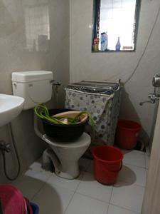 Common Bathroom Image of 1100 Sq.ft 3 BHK Apartment / Flat for rent in Kondhwa Pune for Rs. 32000