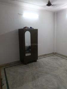 Bedroom Image of 650 Sq.ft 1 BHK Builder Floor for rent in Mukherjee Nagar New Delhi for Rs. 15500
