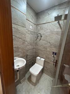 Bathroom Image of 650 Sq.ft 2 BHK Builder Floor for rent in Uttam Nagar New Delhi for Rs. 18500