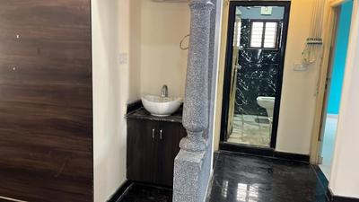 Bathroom Image of 1200 Sq.ft 2 BHK Independent House for rent in Paschim Vishweshwaraiah Enclave, Jalahalli Bengaluru for Rs. 21999