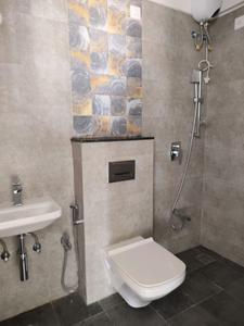 Common Bathroom Image of 590 Sq.ft 1 BHK Apartment / Flat for sale in Alpine Primo, Andheri West Mumbai for Rs. 13500000
