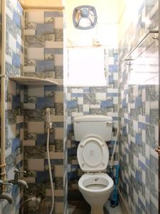 Common Bathroom Image of 350 Sq.ft 1 RK Apartment / Flat for rent in South Dum Dum Kolkata for Rs. 7000