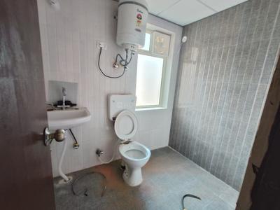 Bathroom Image of 1280 Sq.ft 2 BHK Apartment / Flat for rent in Pardesi Ushay Tower, Kundli Sonipat for Rs. 15999