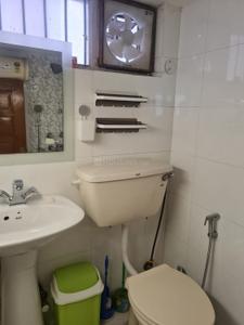 Bathroom Image of 1000 Sq.ft 2 BHK Apartment / Flat for sale in DDA Flats Sarita Vihar, Sarita Vihar New Delhi for Rs. 18200000