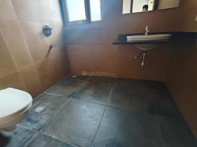 Bathroom Image of 2200 Sq.ft 3 BHK Apartment / Flat for rent in Greenleaf Vindhya, Malleswaram Bengaluru for Rs. 80000