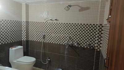 Bathroom Image of 900 Sq.ft 2 BHK Independent House for rent in Rabindra Palli Colony Lucknow for Rs. 14000