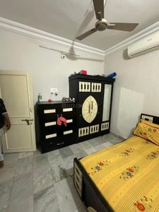 Bedroom Image of 1650 Sq.ft 2.5 BHK Apartment / Flat for rent in Shahibaug Ahmedabad for Rs. 22000