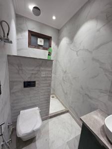 Bathroom Image of 2500 Sq.ft 4 BHK Builder Floor for rent in Paschim Vihar New Delhi for Rs. 75000