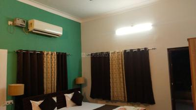 Bedroom Image of 2600 Sq.ft 5 BHK Builder Floor for rent in Nagwa Lanka Varanasi for Rs. 60000