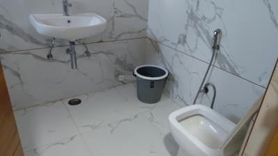 Bathroom Image of 300 Sq.ft 1 RK Apartment / Flat for rent in Arjunganj Lucknow for Rs. 14500