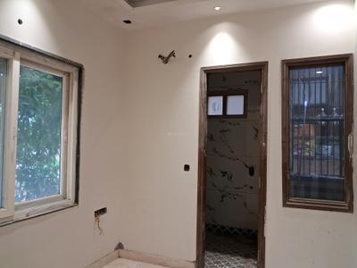 Bedroom Image of 900 Sq.ft 3 BHK Builder Floor for sale in Paschim Vihar New Delhi for Rs. 18000000