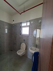 Bathroom Image of 1536 Sq.ft 3.5 BHK Apartment / Flat for sale in VTP Beaumonde Building T2, Manjari Khurd Pune for Rs. 15000000