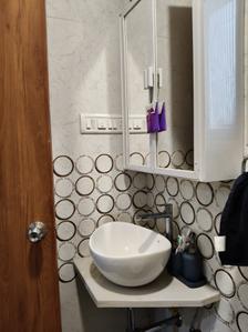 Bathroom Image of 575 Sq.ft 1 BHK Apartment / Flat for rent in CH Khanolkar Bhavan CHSL Paradise, Goregaon East Mumbai for Rs. 49000