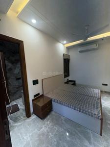 Bedroom Image of 1200 Sq.ft 3 BHK Builder Floor for rent in Vivek Vihar New Delhi for Rs. 60000