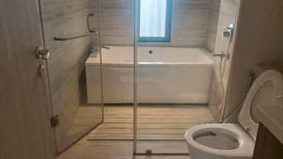 Image of 2100 Sq.ft 4 BHK Apartment / Flat for rent in Rustomjee Paramount, Santacruz West, Mumbai for Rs. 500000