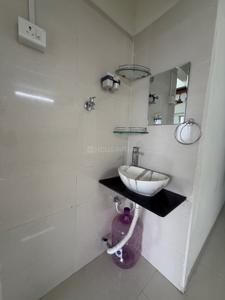 Bathroom Image of 600 Sq.ft 1 BHK Apartment / Flat for rent in Kalyani Nagar Pune for Rs. 35100