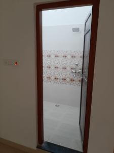 Bathroom Image of 1950 Sq.ft 2 BHK Apartment / Flat for rent in Shahpur Gorakhpur for Rs. 14000