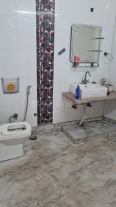 Image of 1850 Sq.ft 3 BHK Builder Floor for rent in Model Town, New Delhi for Rs. 45000