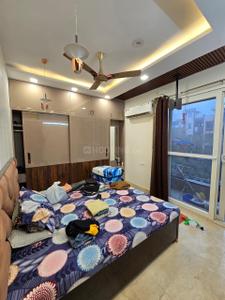 Bedroom Image of 450 Sq.ft 1 BHK Builder Floor for rent in Rajouri Garden New Delhi for Rs. 25000