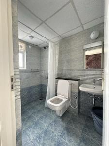 Bathroom Image of 1300 Sq.ft 2 BHK Apartment / Flat for rent in Sattva Park Cubix Phase 1, Devanahalli Bengaluru for Rs. 90000
