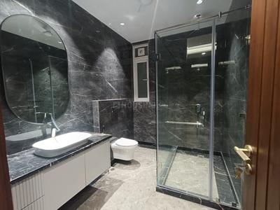 Bathroom Image of 2700 Sq.ft 4 BHK Builder Floor for sale in Safdarjung Enclave New Delhi for Rs. 87500000
