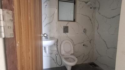 Bathroom Image of 810 Sq.ft 2 BHK Apartment / Flat for rent in Andheri East Mumbai for Rs. 76000