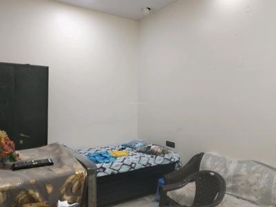 Bedroom Image of 1800 Sq.ft 4 BHK Builder Floor for sale in Tri Nagar New Delhi for Rs. 16500000