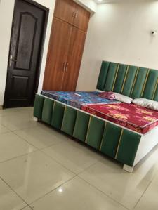 Bedroom Image of 1050 Sq.ft 2.5 BHK Apartment / Flat for rent in Amrapali Castle, Chi V Greater Noida for Rs. 28000