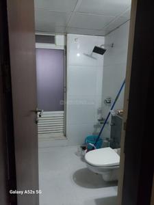 Bathroom Image of 990 Sq.ft 2 BHK Apartment / Flat for rent in Dosti Imperia, Thane West Thane for Rs. 48000