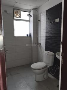 Bathroom Image of 850 Sq.ft 2 BHK Apartment / Flat for rent in Rishabh Cloud 9 Towers, Vaishali Ghaziabad for Rs. 27000